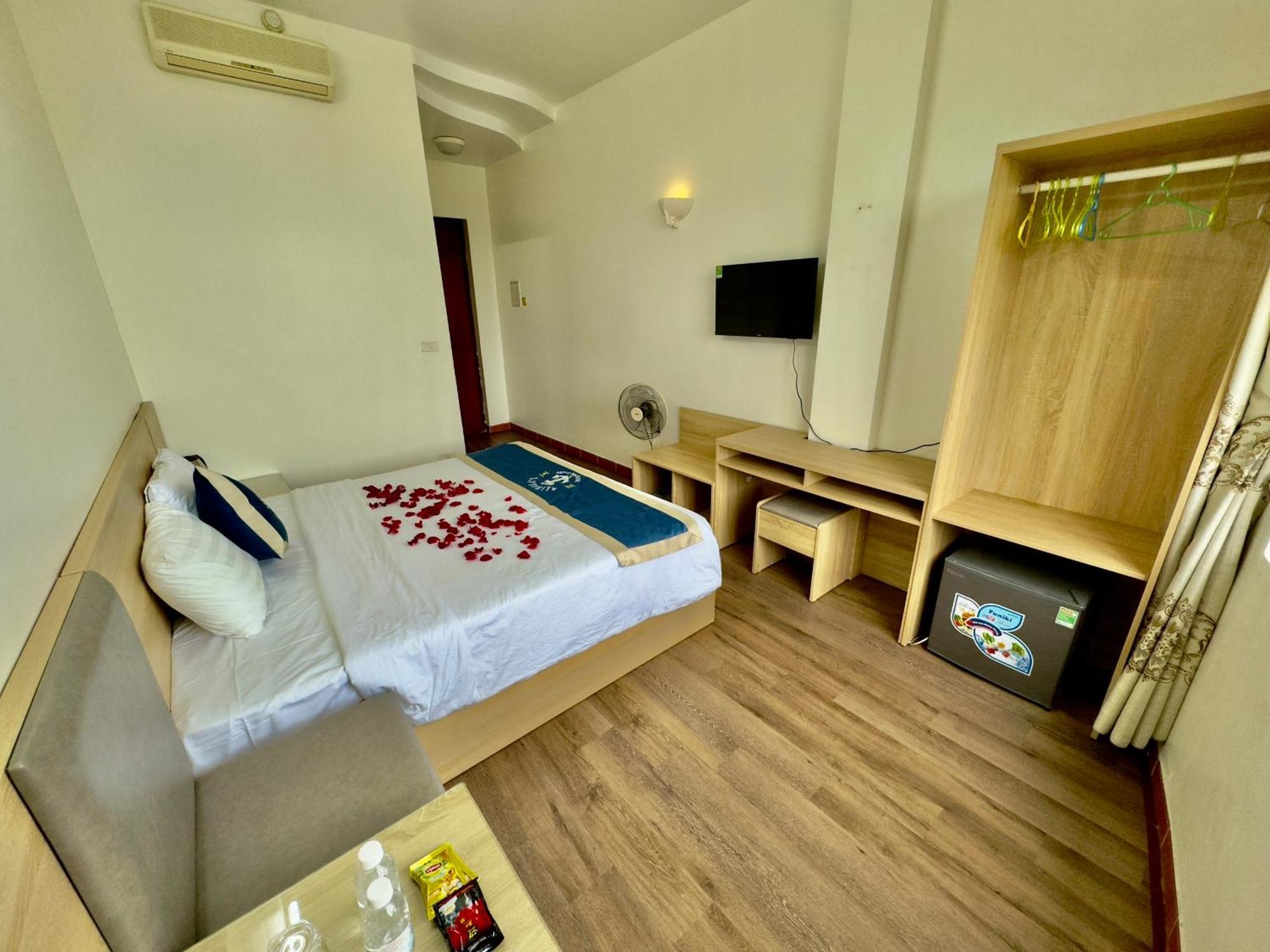 Cat Ba Plaza Hotel Dong Khe Sau Екстер'єр фото